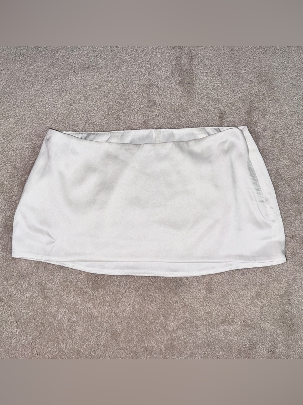 🔥🔥 SALE!!🔥🔥 Skims Silk Bridal Mini Skirt in Marble White - Picture 6 of 12